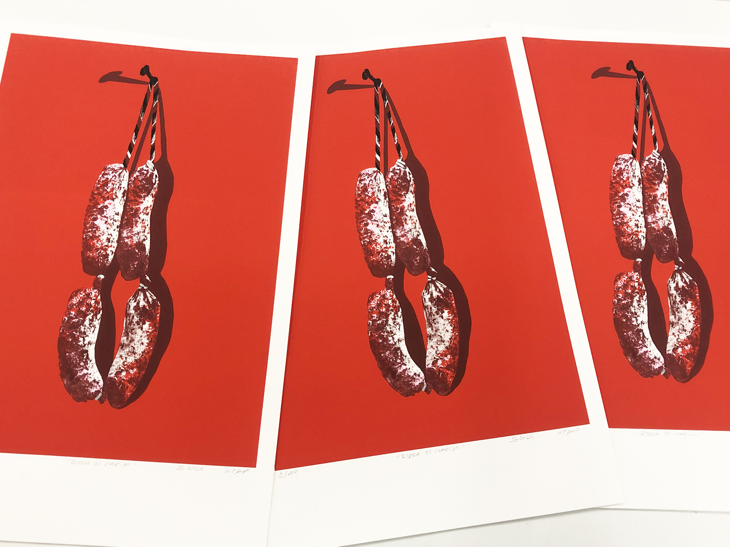 Serigrafía «Sarta de chorizos» 2024, estampada a 4 tintas eco sobre papel Canson Montval 300g, edición limitada 100 ejemplares, taller montón de trigo montón de paja