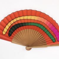 Abanico de seda roja y madera de peral pintado a mano, pieza única artesanal, 23 cm, hecho en Segovia