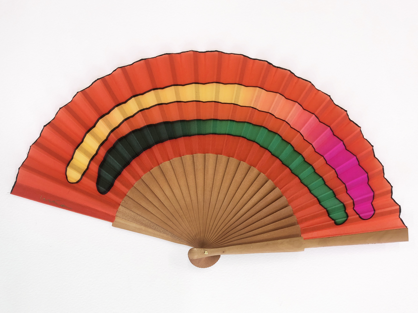 Abanico de seda roja y madera de peral pintado a mano, pieza única artesanal, 23 cm, hecho en Segovia