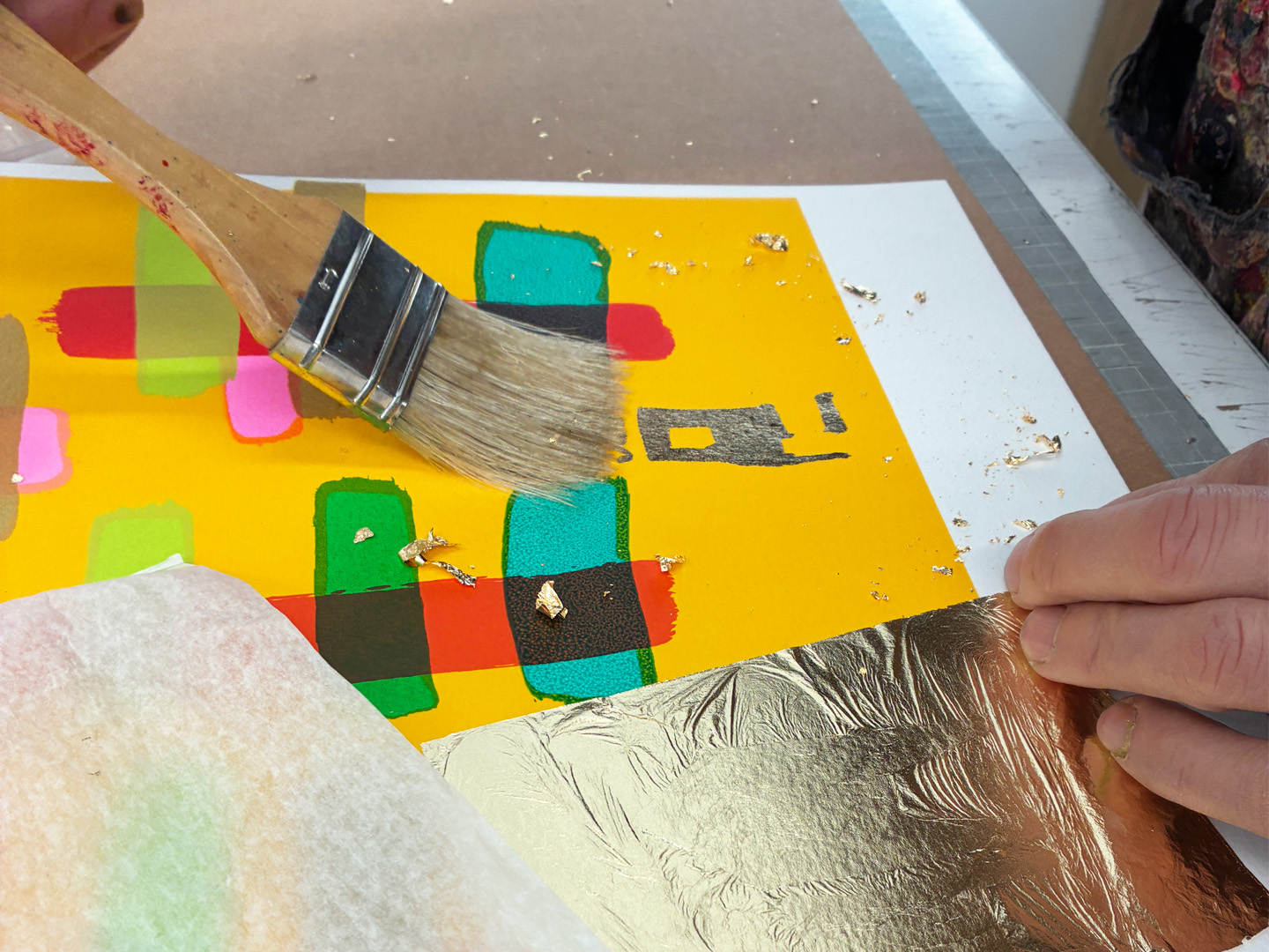 Hand screenprinted silkscreen '25 Years' 2025 by Lucía Huertas, 11 inks and gold leaf on Canson Montval 300g, 50x32.5 cm, limited edition.