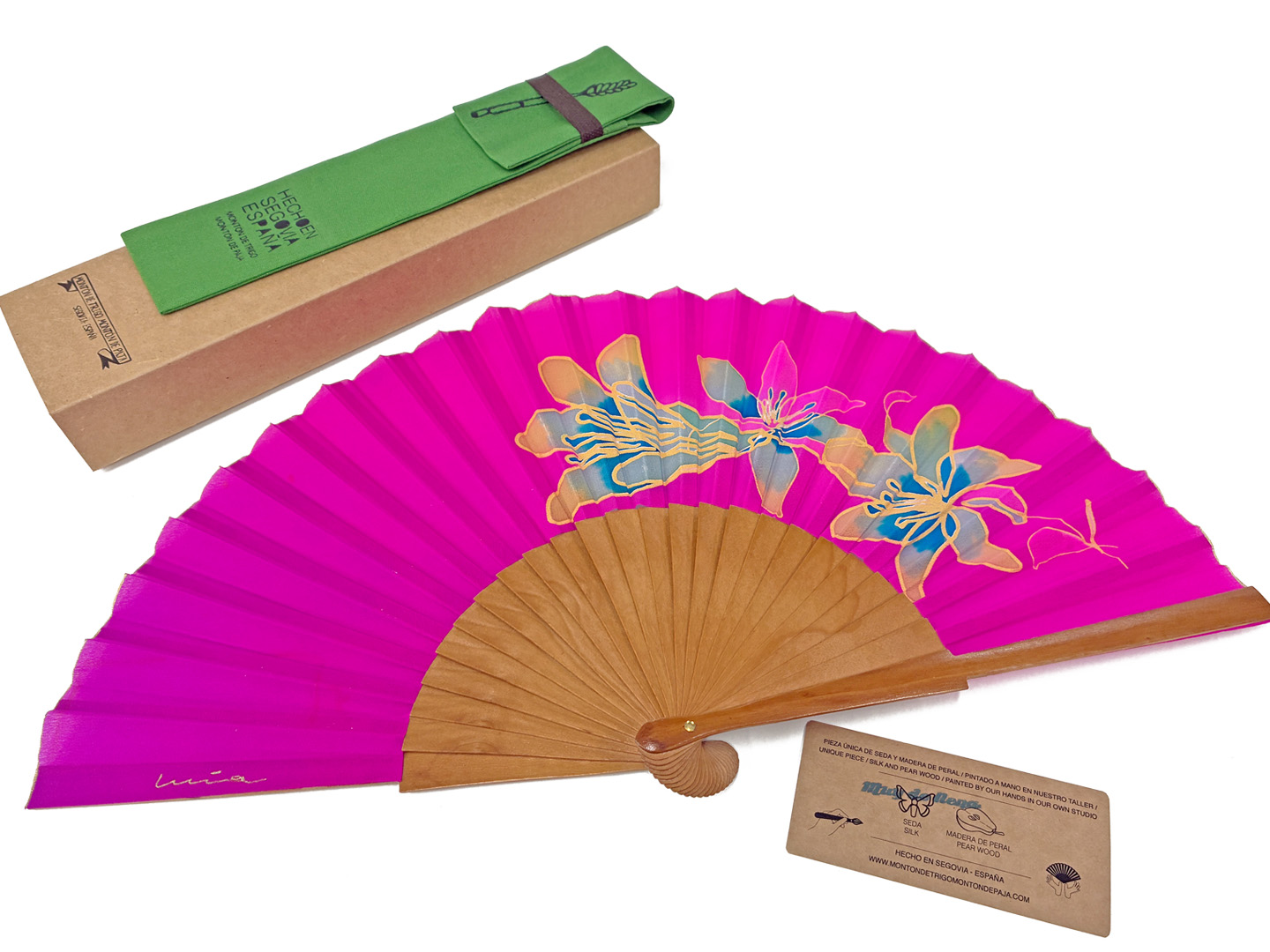 Abanicos "Fiesta de los lirios" fucsia de seda y madera de peral único, pintado a mano por Lucía Huertas.
